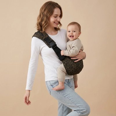 Porte bebe léopard vert maman bébé